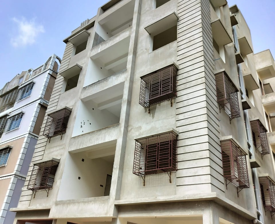 3 Beds Free hold MIG Flat for Sale in Kolkata