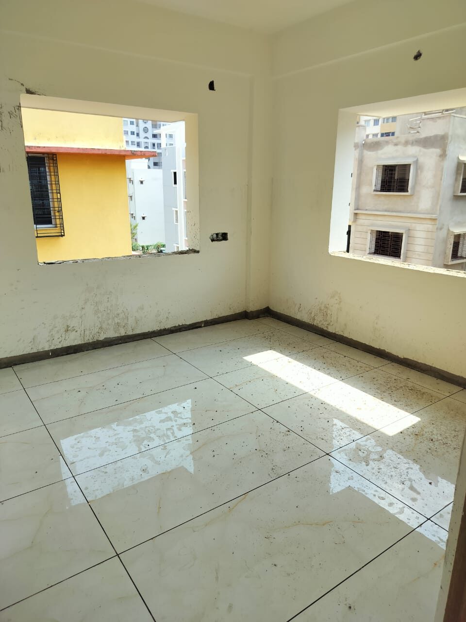 lo2 3 Beds Free hold MIG Flat for Sale in Kolkata