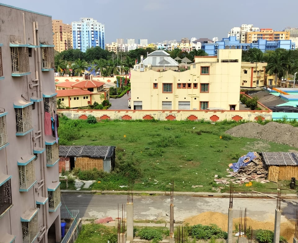 3 Beds Free hold MIG Flat for Sale in Kolkata