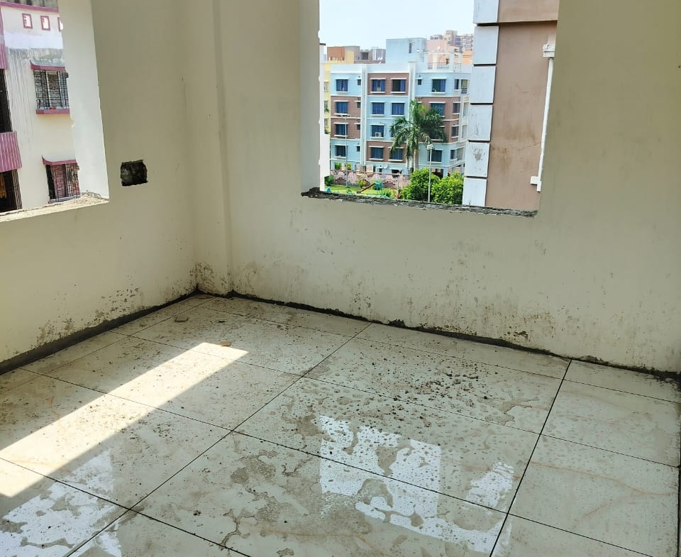 3 Beds Free hold MIG Flat for Sale in Kolkata