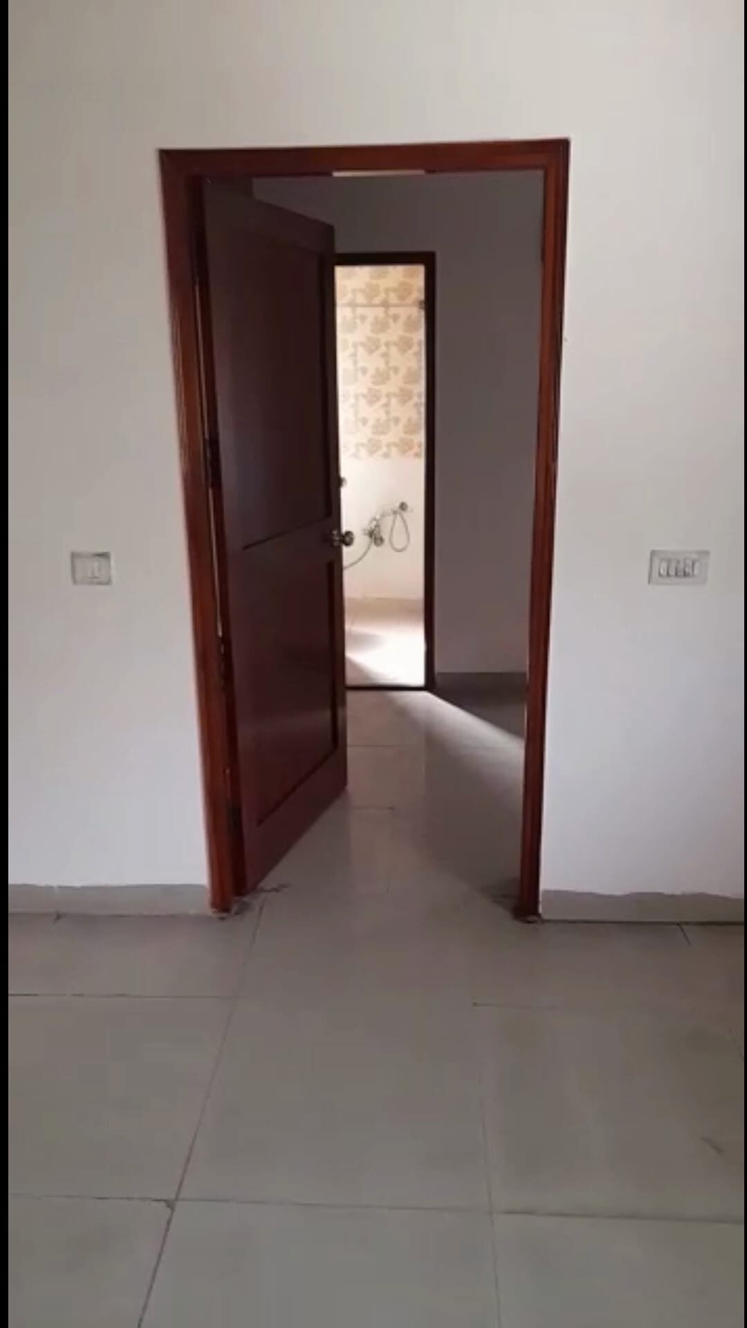 3 BHK+SERVENT+4 BATHROOM +BIG TARRECE for Sale in Noida