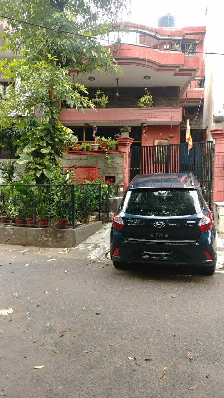 panki 4 Bed Villa for Sale in Sector 41, Noida