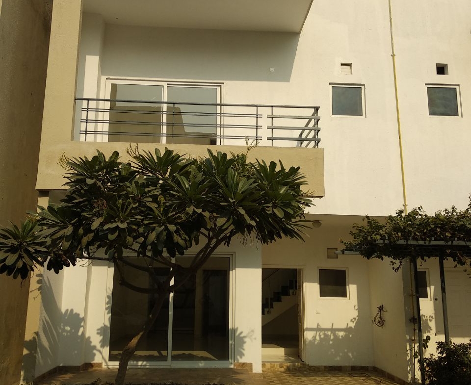 4 Beds 4 Baths Villa for Sale in Greater Noida