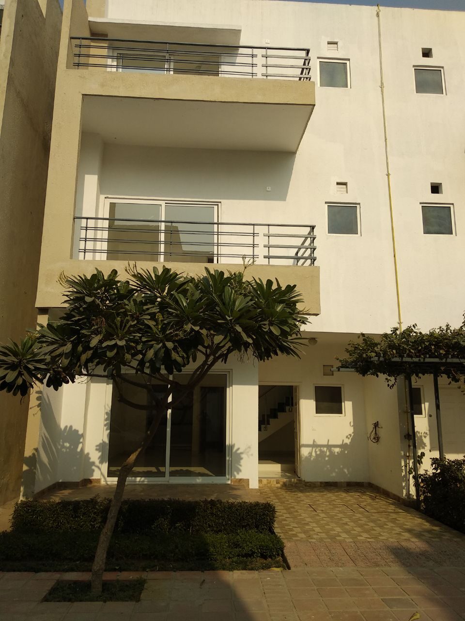 4 Beds 4 Baths Villa for Sale in Greater Noida