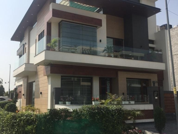 3 Beds Corner House for Sale in Mohali, Punjab