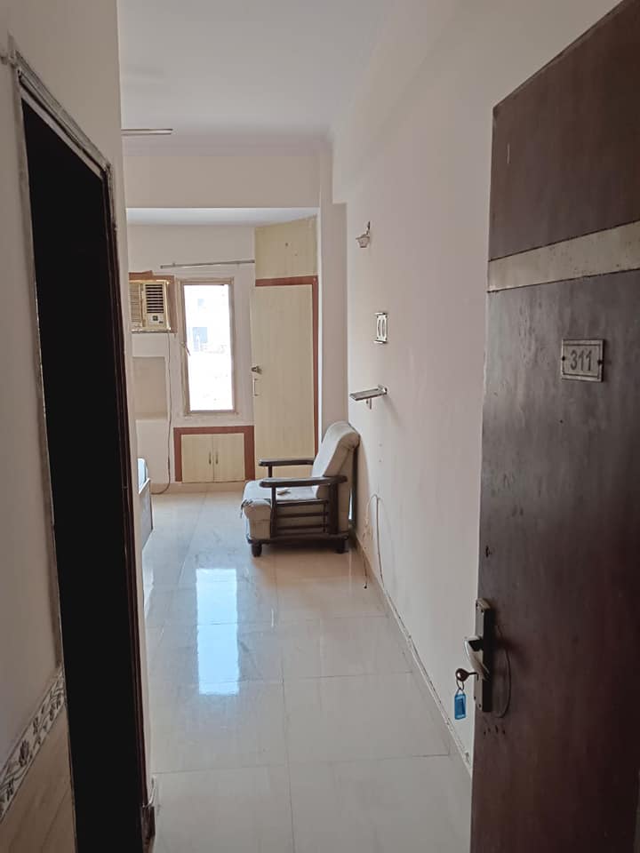 PG rooms available with best price AC and Non AC in Noida, UP