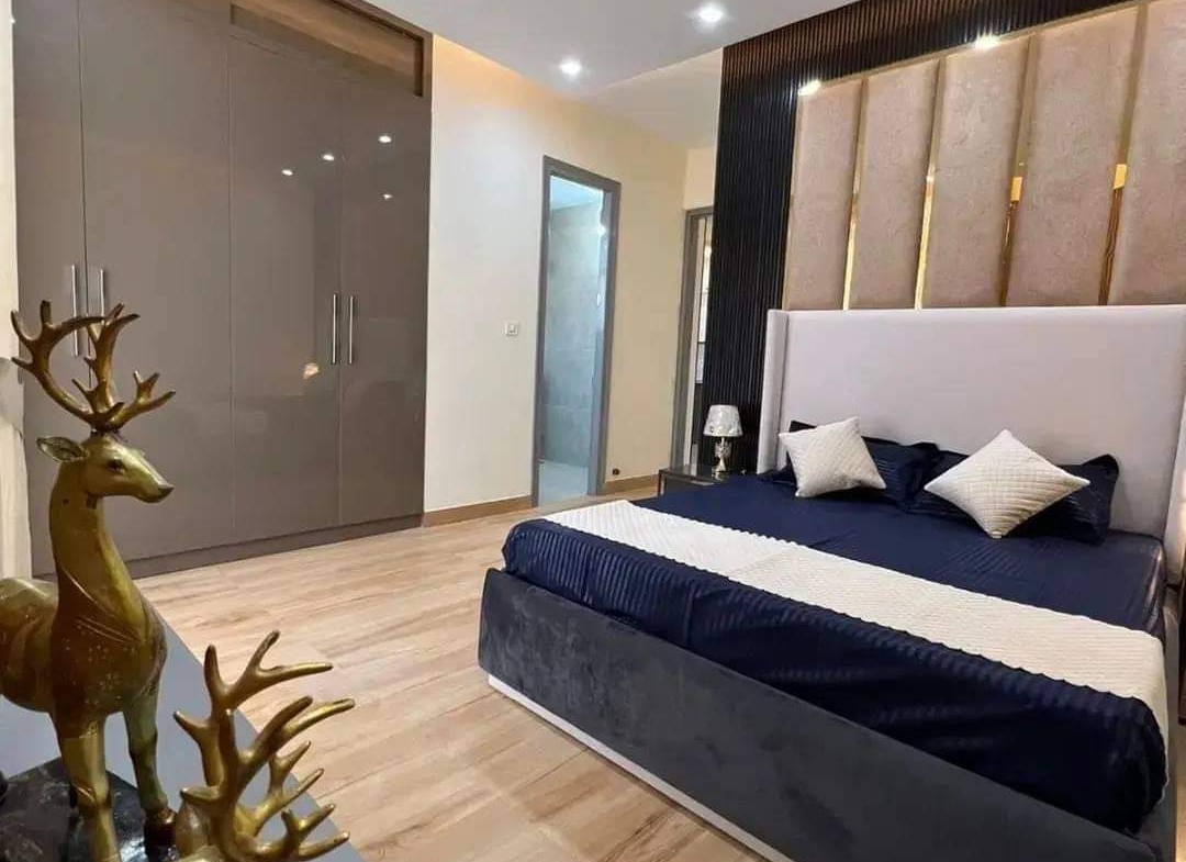 3 Beds Luxurious Flat for Sale in Punjab