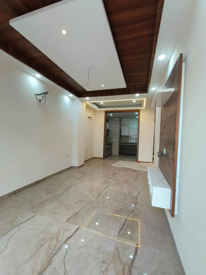 4 Beds 3 Baths Luxurious Builder Floor for Sale in Delhi