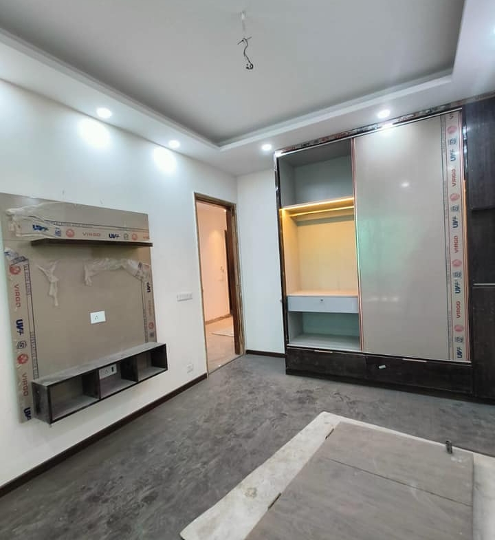 4 Beds 3 Baths Luxurious Builder Floor for Sale in Delhi