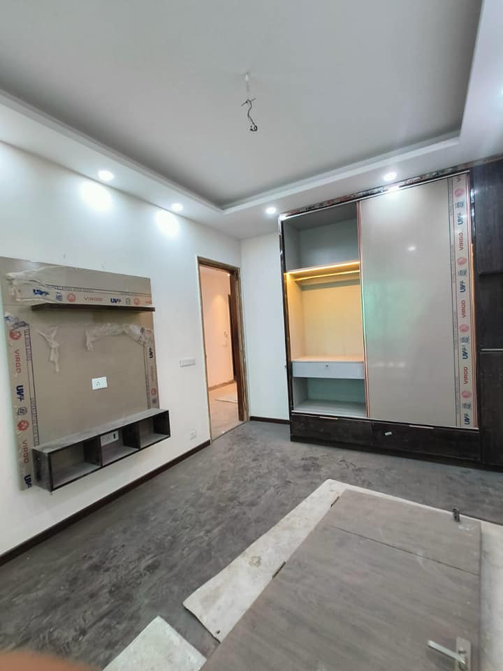 da7 4 Beds 3 Baths Luxurious Builder Floor for Sale in Delhi
