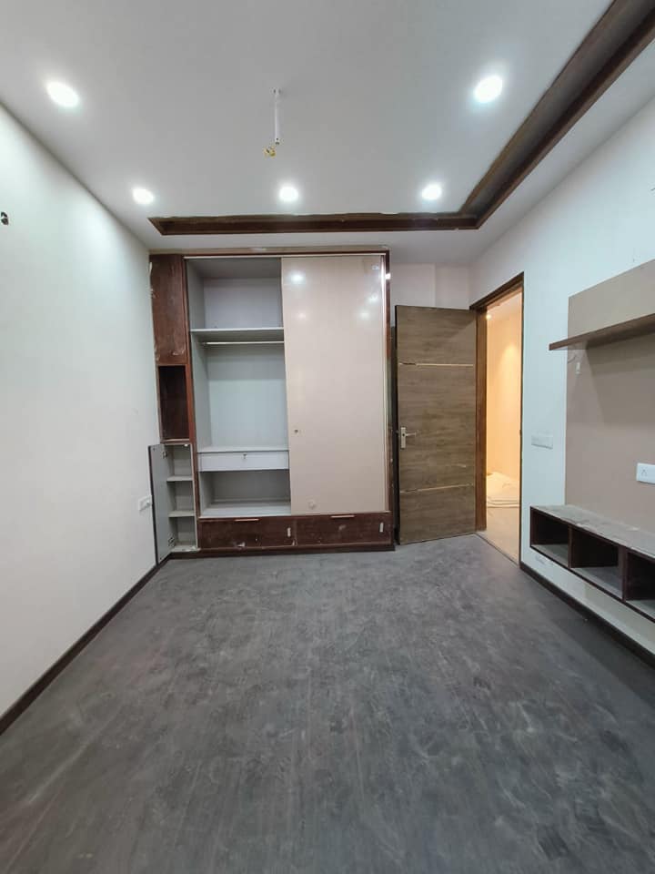 4 Beds 3 Baths Luxurious Builder Floor for Sale in Delhi