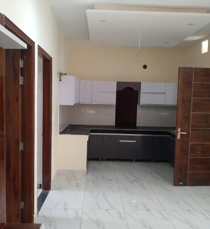 Villa / Kothi 3Beds 3 Baths, SUNNY ENCLAVE, PUNJAB, FOR SALE