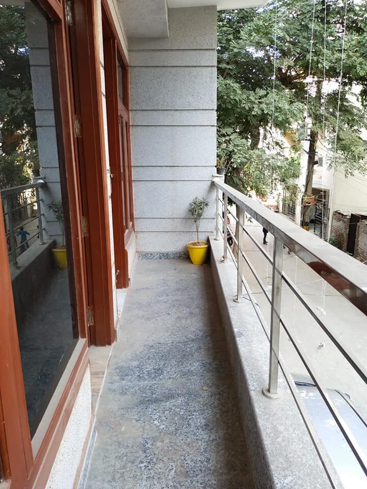 gt4 3 Beds 3 Baths SEMI FURNISHED FLAT AVAILABLE FOR RENT IN SAKET