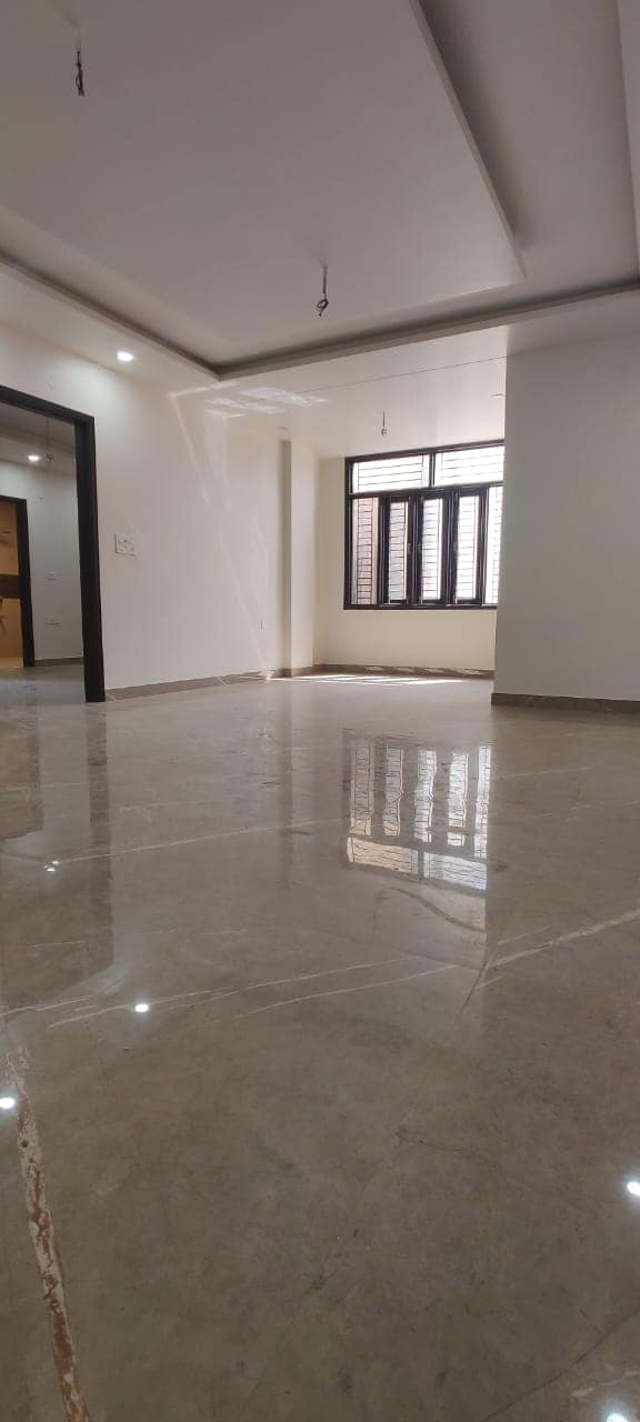 3 Beds 3 Baths luxurious king size flat for sale