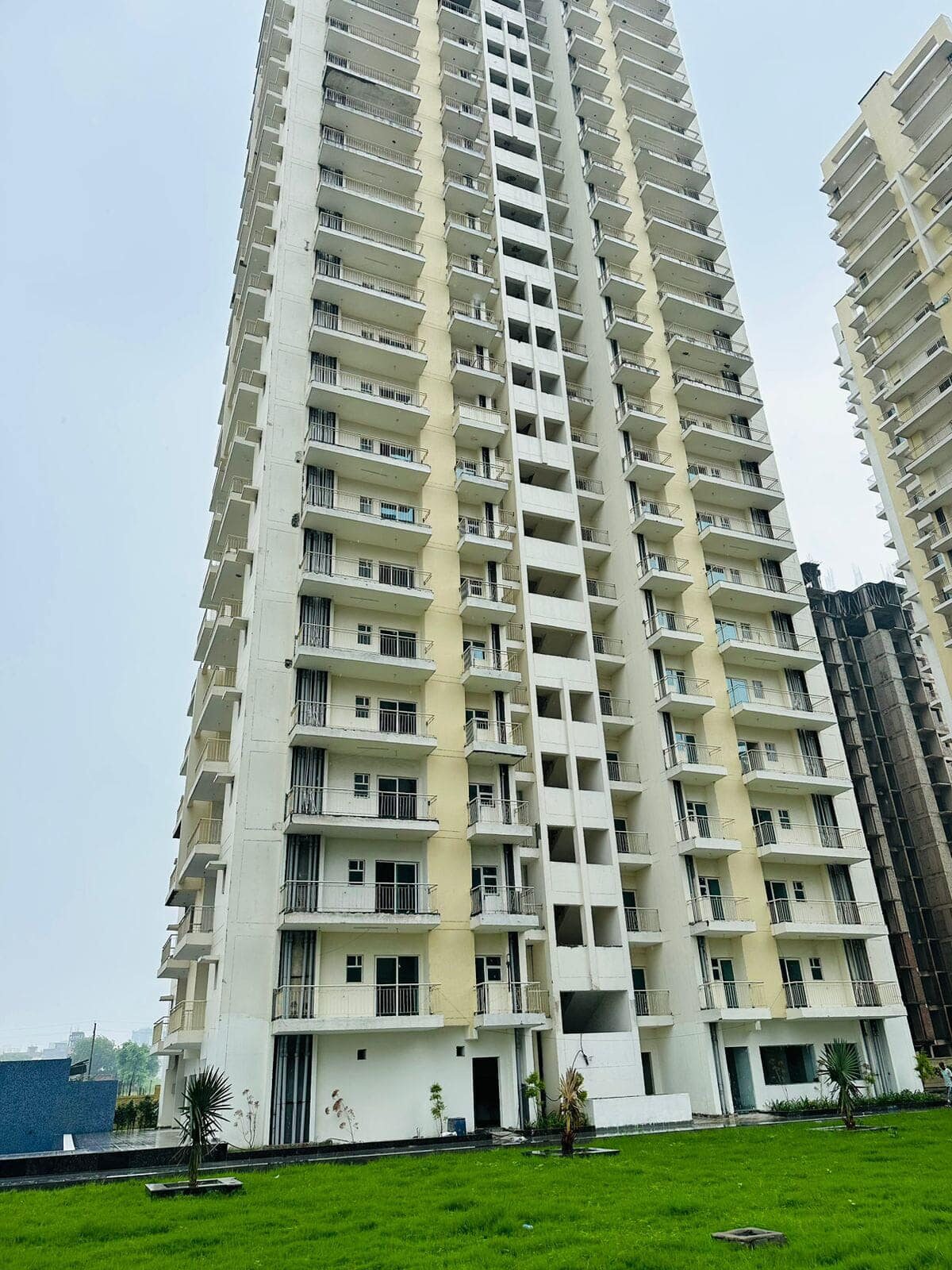 Novena greens-2/3/4 Beds Fresh Residential Project in Greater Noida