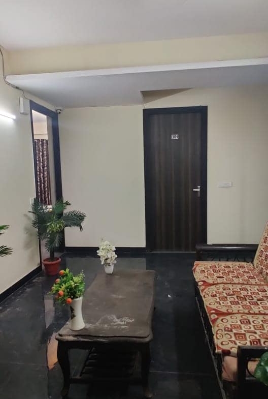 Unisex PG -Rent- Noida sector 41, UP