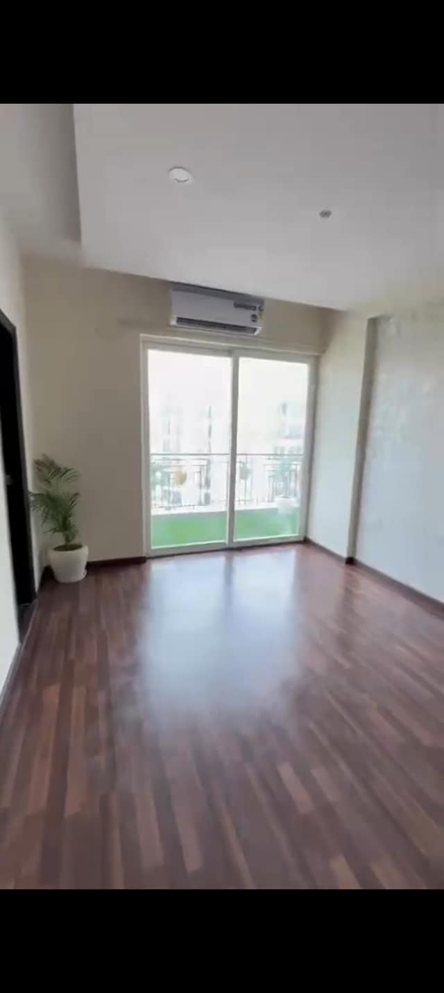 4 Beds+4 Baths +Dress +Servant quarter on Sale in Gurgaon Sec 85