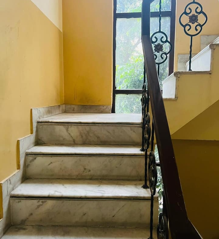 Preoccupied 4 Beds 4 Baths – room available for rent in Lajpat Nagar 3, Delhi