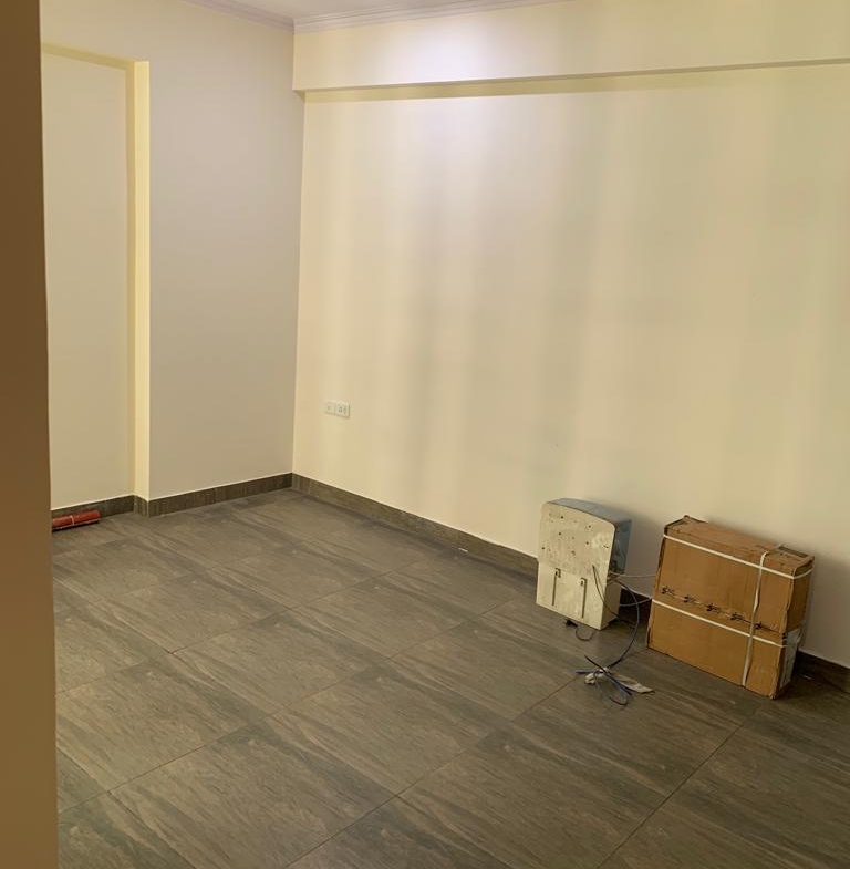 !…3 Beds 3 Baths Flat.. for.. Sale .. !! in Noida