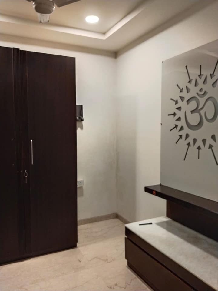 r1 3BHK WITH 3 ATTACHED BATHROOMS HOUSE FOR RENT in North west Delhi
