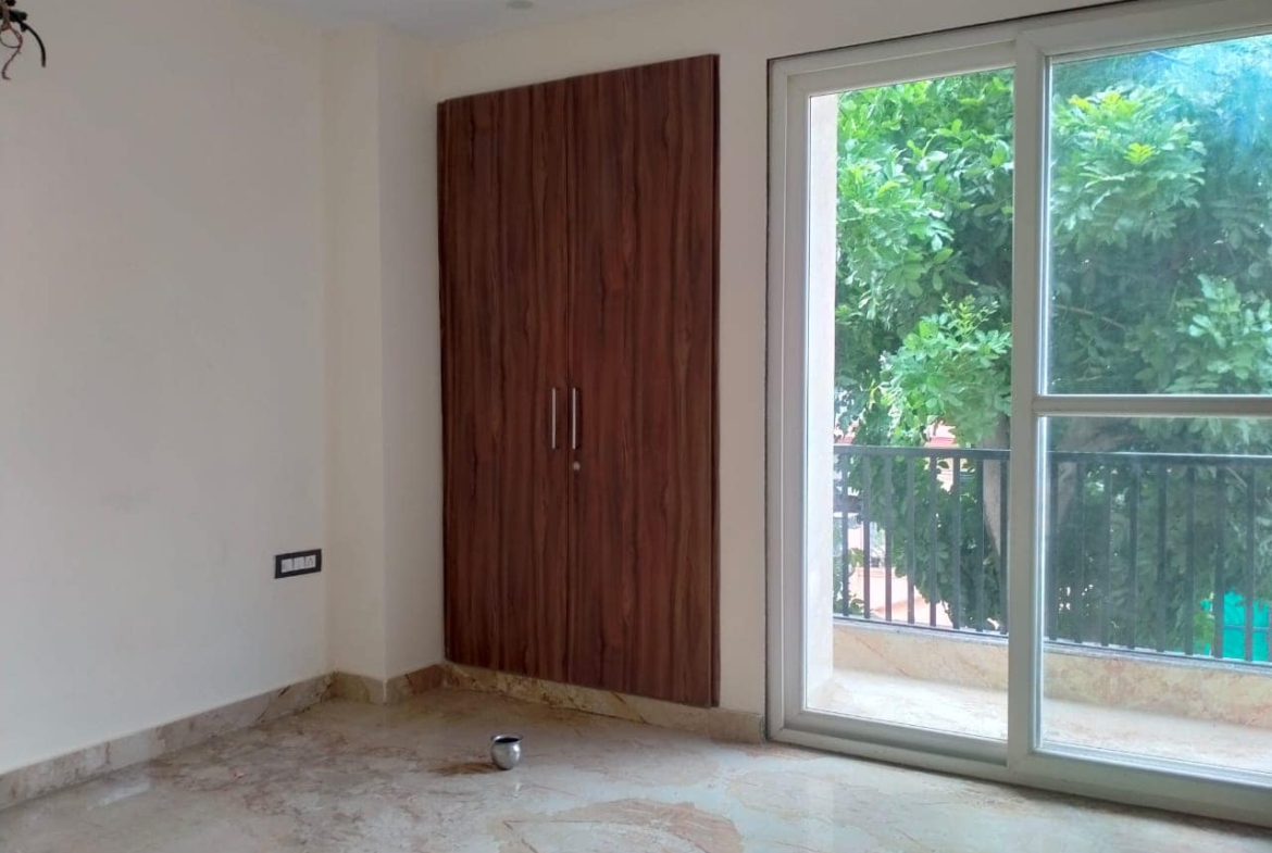 Newly constructed 4 Beds 4 Baths Villa for Sale in Gurugram, Delhi NCR