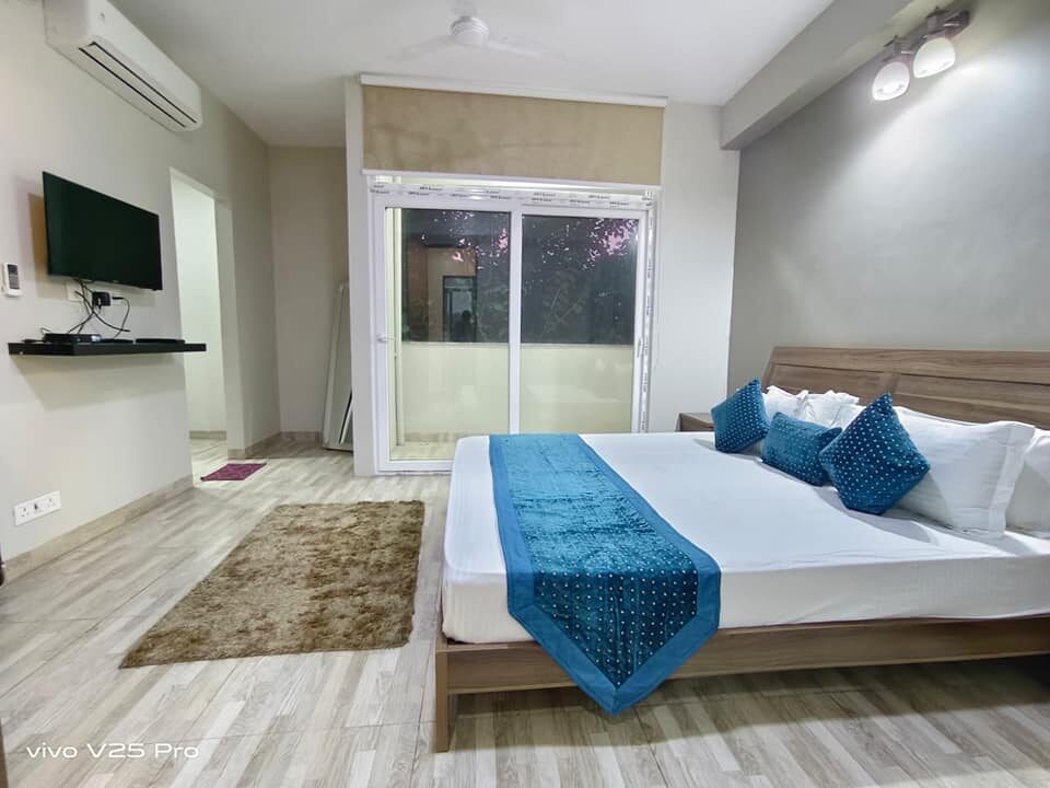 Luxurious, fully furnished ready to move 2 Beds flat available for rent in Vasant Kunj, Delhi