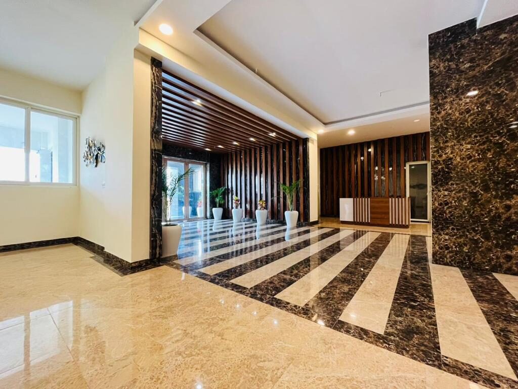 1, 2 ans 3 Beds -Under Construction Residential project in Yamuna express area for Sale