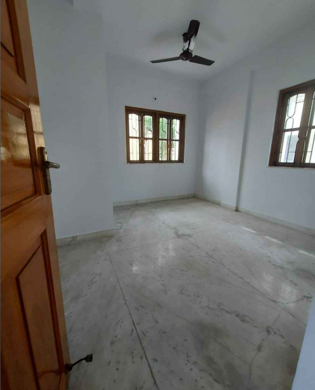 3 Beds and 2 Baths for Sale in Kolkata