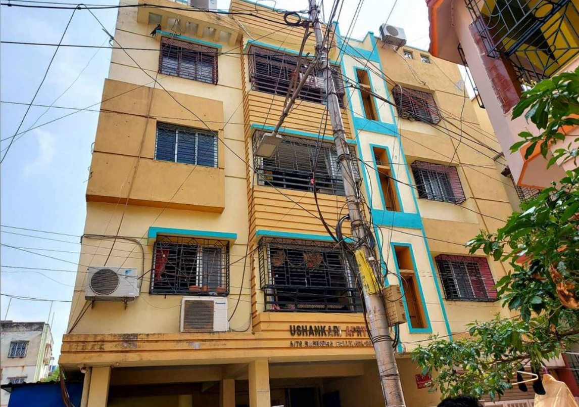 1 3 Beds and 3 Baths for Sale in Kolkata