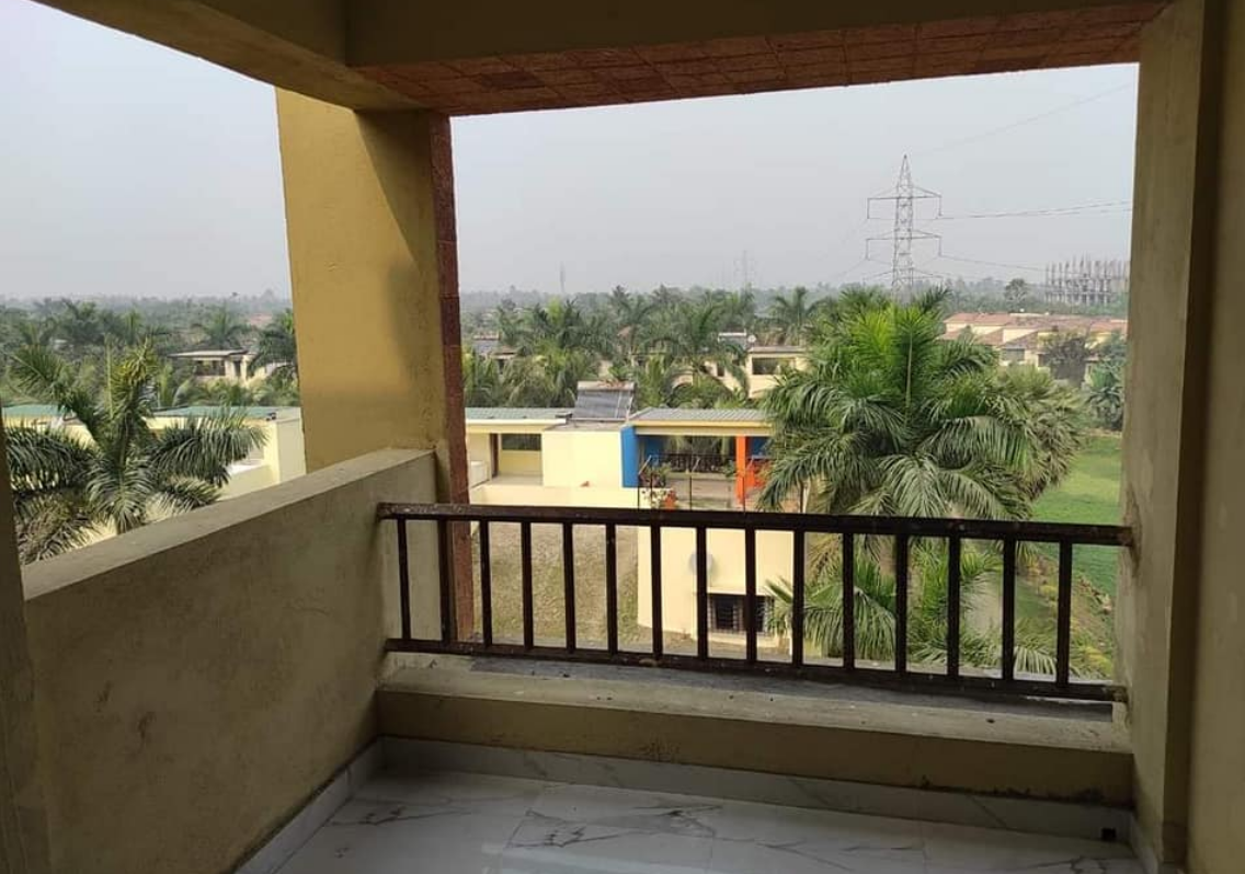 1 3 Beds and 3 Baths for Sale in Kolkata
