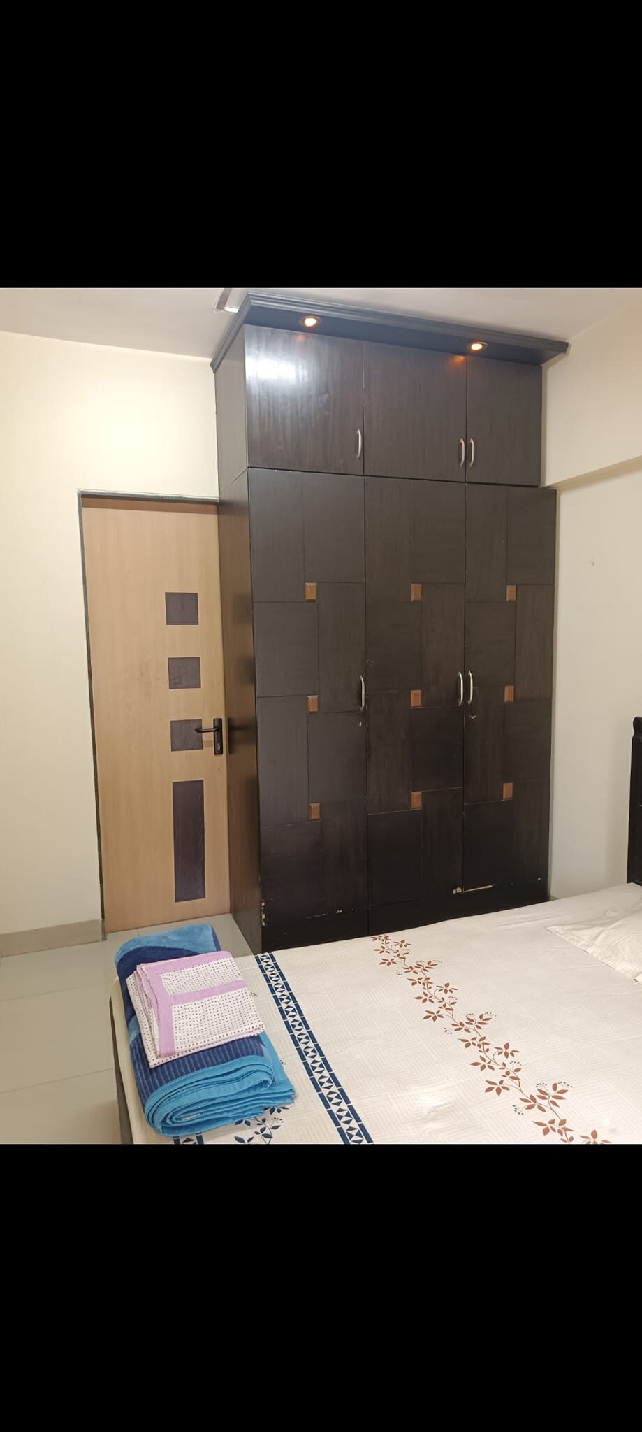 10 2 BHK FULLY FURNISHED FLAT