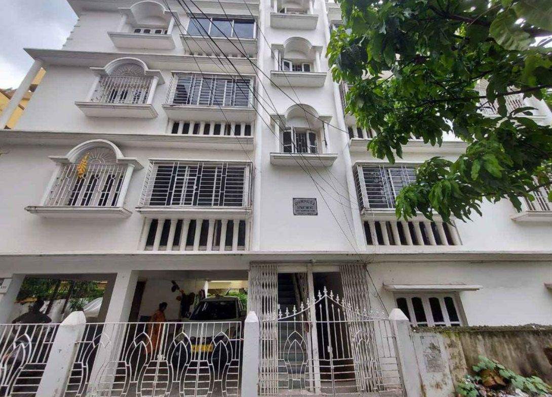 3 Beds and 2 Baths for Sale in Kolkata