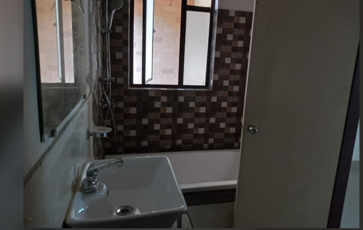 2 3 Beds and 3 Baths for Sale in Kolkata