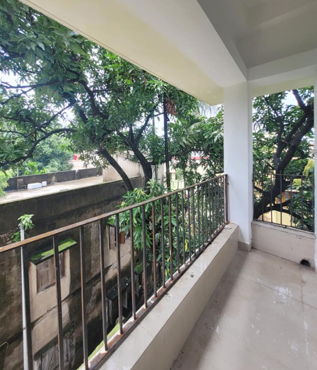 3 Beds and 2 Baths for Sale in Kolkata