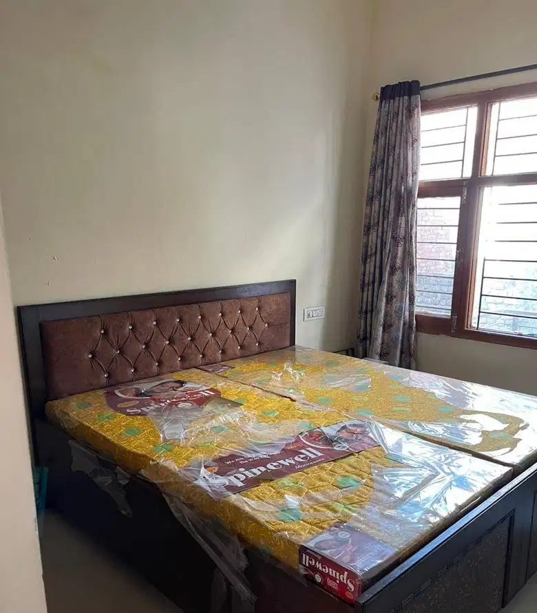 7vq2vshd 3 Bds – 2 Ba – 1200 ft2 3BHK Fully furnished ready to move for Sale