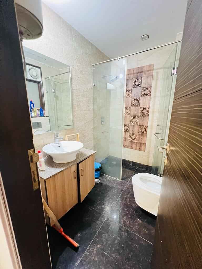 a7 Beautiful Fully furnished 3 Beds 3 Baths – Apartment for Rent in Delhi