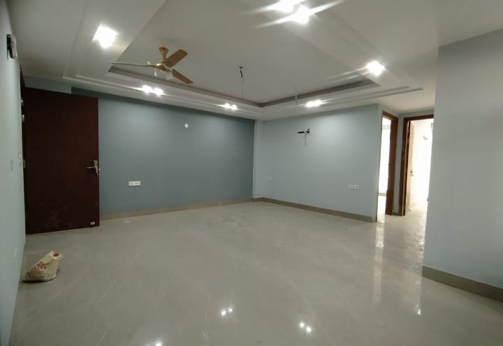 3 Beds semi furnished flat for rent in Chattarpur, Delhi