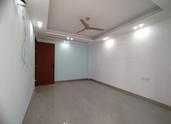 3 Beds semi furnished flat for rent in Chattarpur, Delhi
