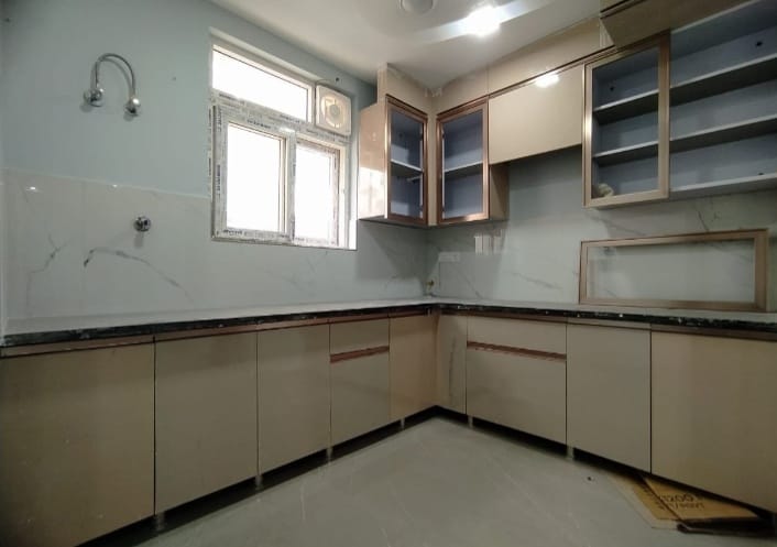 3 Beds semi furnished flat for rent in Chattarpur, Delhi