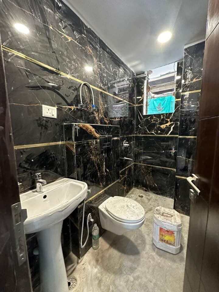 3 Beds semi furnished flat for rent in Chattarpur, Delhi