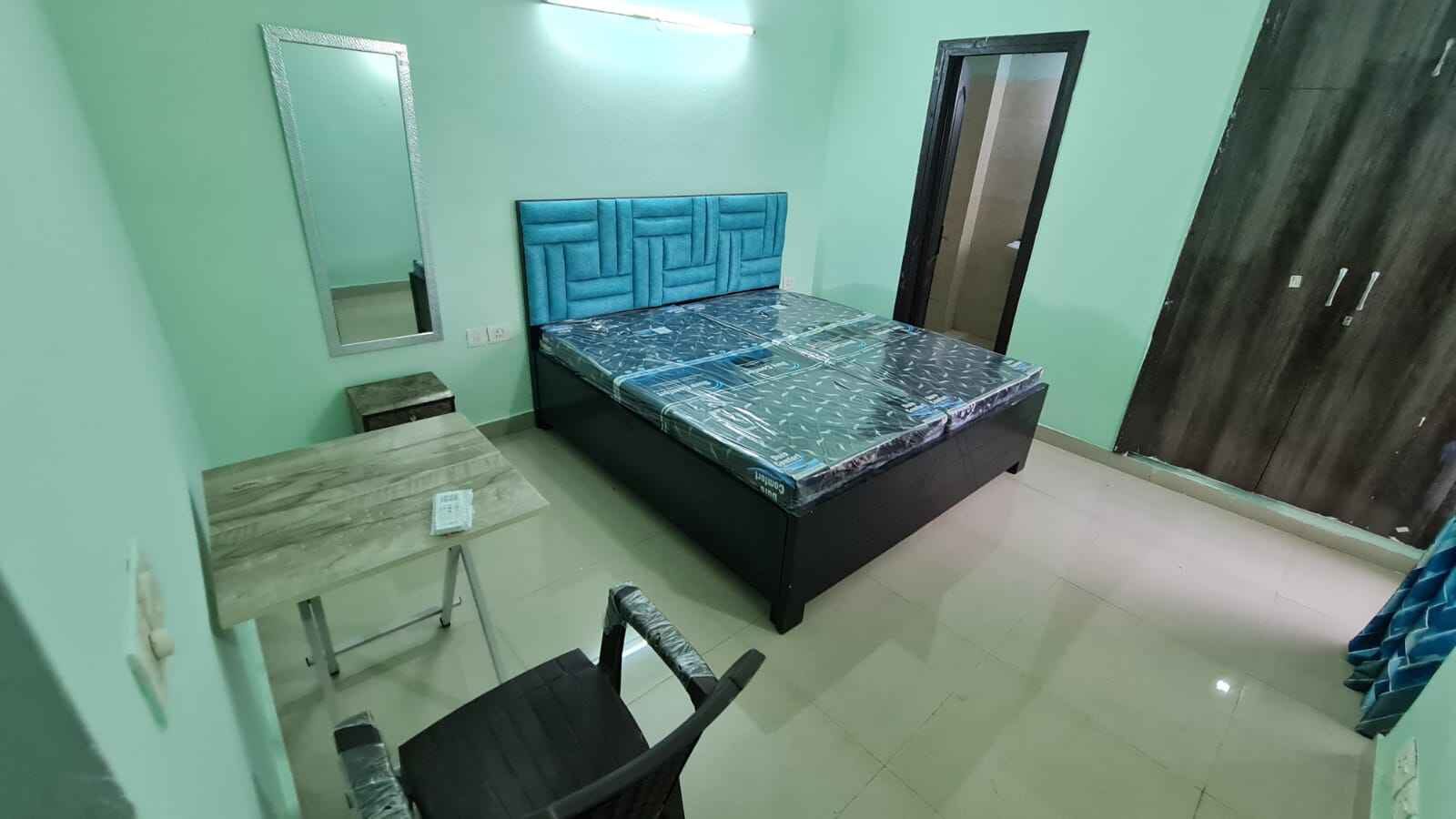 Fully furnished 1 bed 1 bath for rent in sector 76, Noida