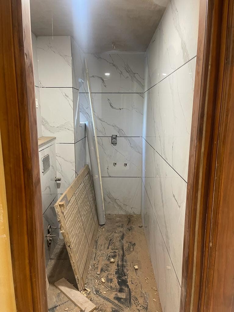 Newly Renovated 3 Bedrooms + 2 Washrooms Flat for sale in Vikaspuri , Delhi