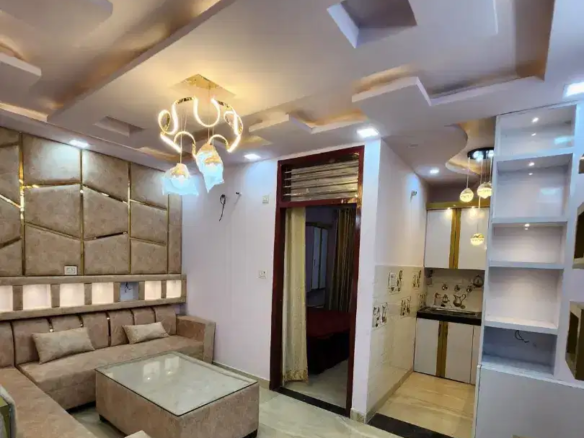 3 Bds – 2 Ba – 720 ft2 3 BHK Floor in Uttam Nagar with Lift and Car Parking