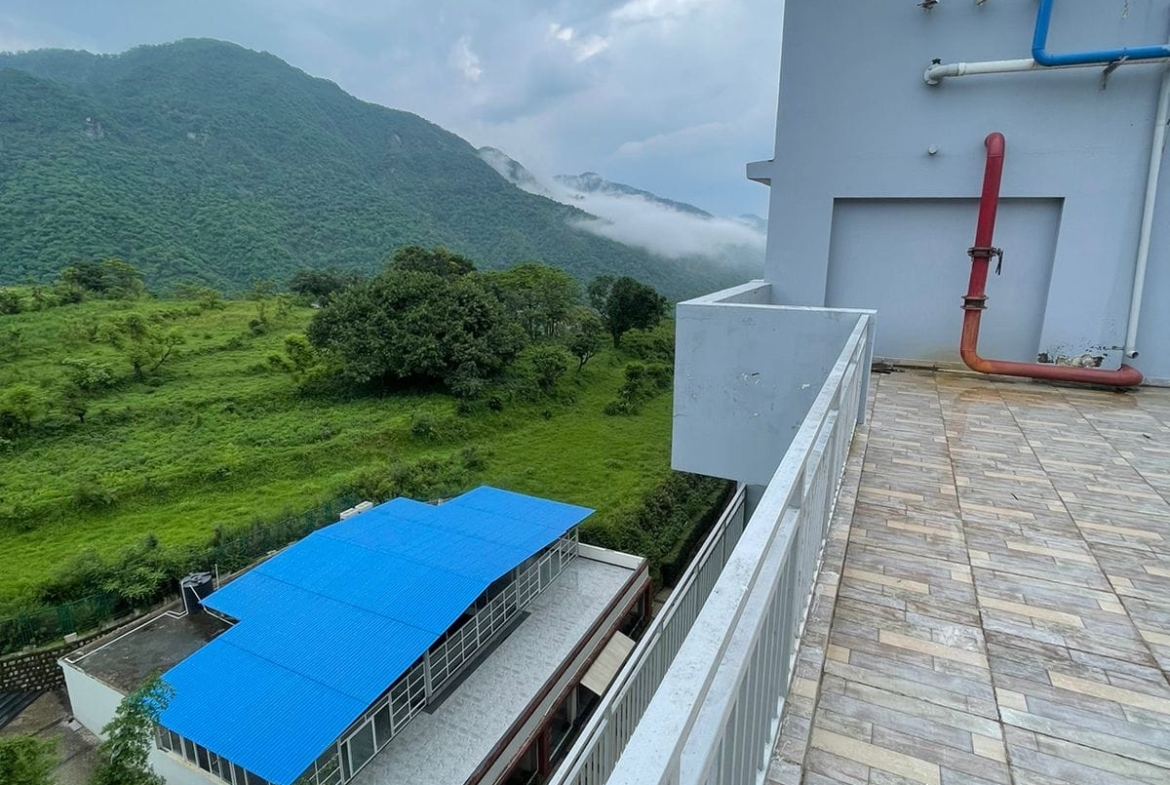 5 Beds 5 Baths Pent house with roof rights for Sale in Dehradun, Uttrakhand