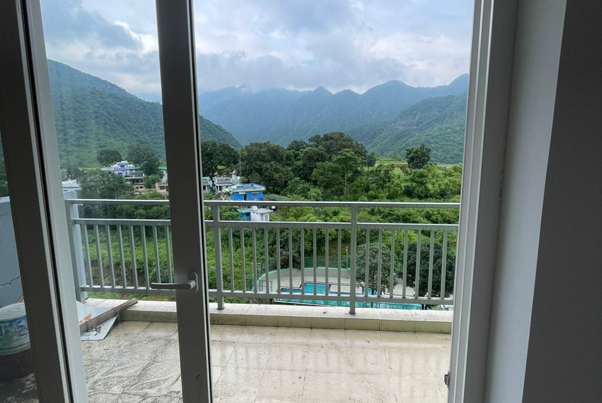 5 Beds 5 Baths Pent house with roof rights for Sale in Dehradun, Uttrakhand