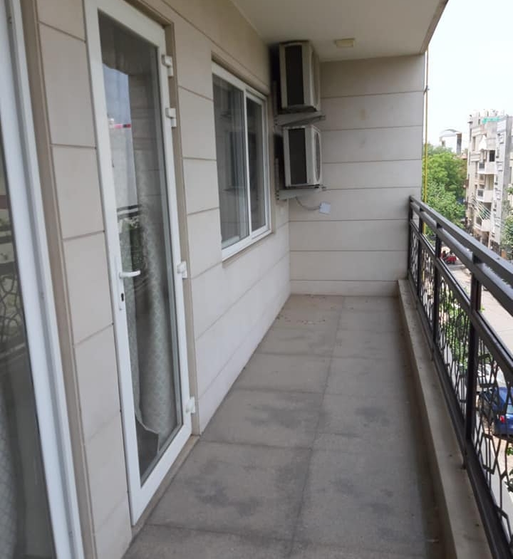 3 Beds furnished flat for rent in Delhi