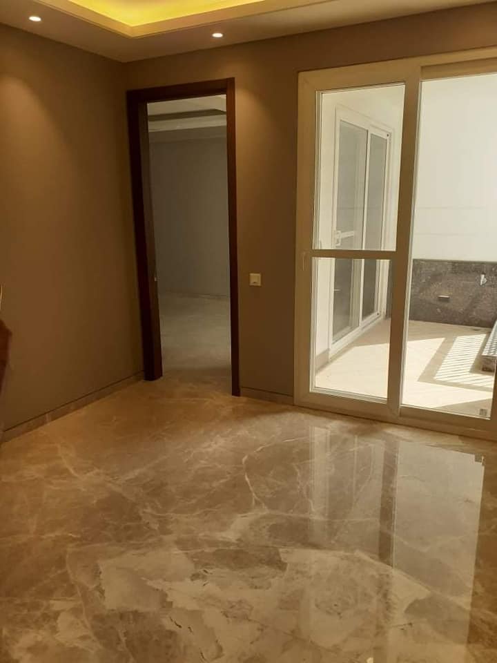 b3 4 beds 3 baths semi furnished available for rent in Saket, Delhi