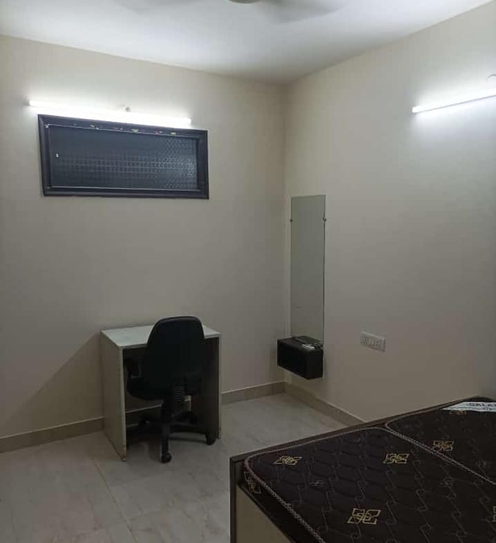 3 Beds furnished flat for rent in Delhi