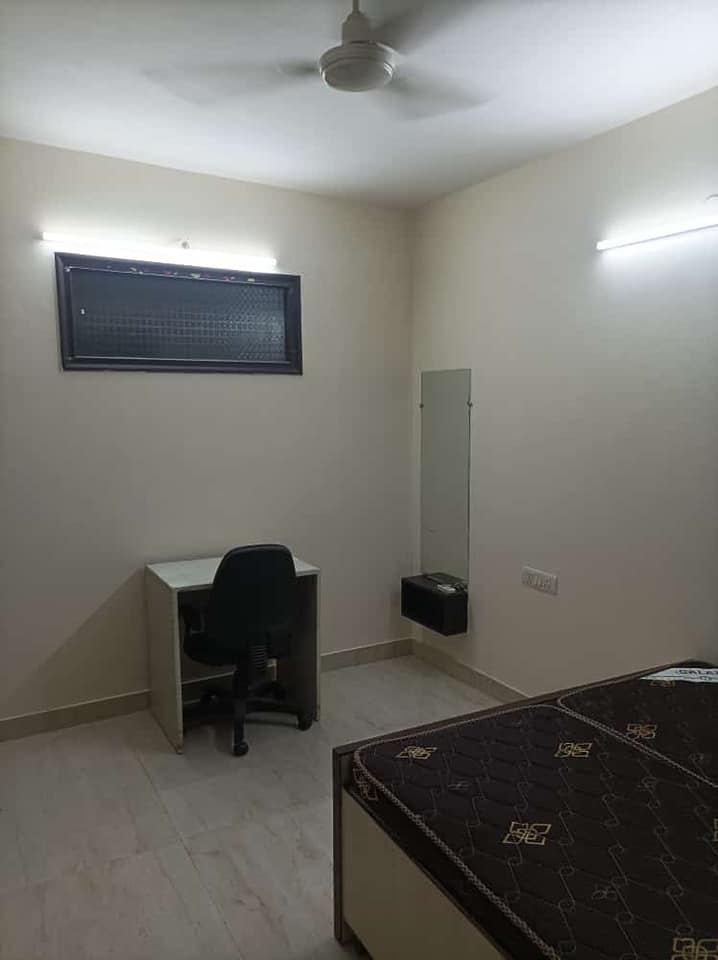 3 Beds furnished flat for rent in Delhi
