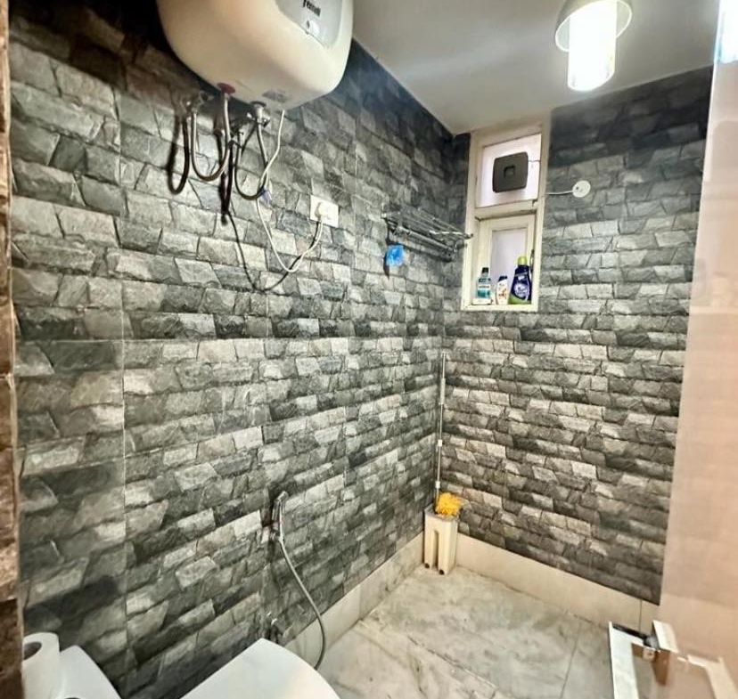 BRAND NEW 1 ROOM LEFT IN 3 BHK FURNISHED FLAT NEAR SAKET METRO DELHI